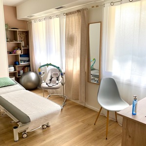 Élodie HUET Chambéry, , Périnéologie Féminine, Prise en charge des femmes en Pré & Post Partum, Traitement des cicatrices, Gymnastiques abdominales, Pilates en cours collectif, Pilates en séance individuelle, Pilates en Pré & Post Natal, Yoga en cours collectif, Yoga en séance individuelle, Yoga en Pré & Post Natal, Massage Pédiatrique