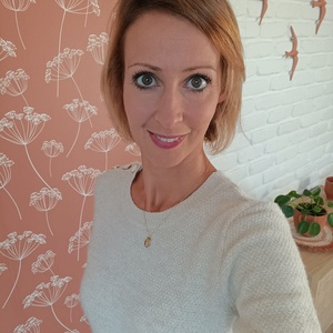 Marie Caroline ENRY Calais, , Douleurs (algies) pelviennes chroniques, Gymnastiques abdominales, Orthopédie Pédiatrique – torticolis congénital, plagiocéphalie, Périnéologie Féminine, Périnéologie Masculine, Périnéologie Pédiatrique, Pilates en cours collectif, Prise en charge de l'Endométriose, Thérapeutiques manuelles & ostéopathiques en Périnéologie, Yoga en cours collectif