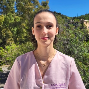 Juliette LAFOND La Londe-les-Maures, , Drainage Lymphatique Manuel, Gymnastiques abdominales, Kinésithérapie & Cancer du Sein, Orthopédie Pédiatrique – malpositions du pied – pied bot varus équin, Orthopédie Pédiatrique – rachis, scoliose idiopathique, Scheuermann, Orthopédie Pédiatrique – torticolis congénital, plagiocéphalie, Périnéologie Féminine, Prise en charge des Diastasis, Prise en charge des femmes en Pré & Post Partum