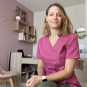 Aurélie DONJON Montesson, , Périnéologie Féminine, Prise en charge des femmes en Pré & Post Partum, Douleurs (algies) pelviennes chroniques, Prise en charge des Diastasis, Pratique sportive & Périnéologie, Gymnastiques abdominales, Pilates en cours collectif, Pilates en séance individuelle, Massage Pédiatrique, Portage Physiologique, Conseils à la pose de Pessaire, Posturologie en Périnéologie, Thérapeutiques manuelles & ostéopathiques en Périnéologie, Prise en charge de l'Endométriose