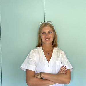 Clémence GONZALEZ  Paris 17, , Douleurs (algies) pelviennes chroniques, Drainage Lymphatique Manuel, Gymnastiques abdominales, Orthopédie Pédiatrique – torticolis congénital, plagiocéphalie, Périnéologie Féminine, Pratique sportive & Périnéologie, Prise en charge de l'Endométriose, Prise en charge des Diastasis, Prise en charge des femmes en Pré & Post Partum, Sexologie Féminine