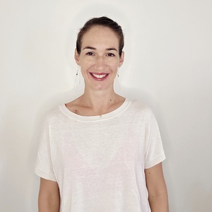 Betty DAUTRIAT Trélissac, , Gymnastiques abdominales, Prise en charge des femmes en Pré & Post Partum, Pilates en cours collectif, Pilates en Pré & Post Natal, Pilates en séance individuelle, Prise en charge des Diastasis, Yoga en cours collectif