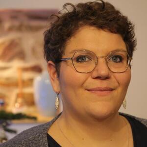 Pauline MARTIN Guyancourt, , Douleurs (algies) pelviennes chroniques, Gymnastiques abdominales, Massage Pédiatrique, Périnéologie Féminine, Périnéologie Pédiatrique, Portage Physiologique, Prise en charge de l'Endométriose, Prise en charge des Diastasis, Prise en charge des femmes en Pré & Post Partum, Sexologie Féminine, Conseils à la pose de Pessaire, Orthopédie Pédiatrique – malpositions du pied – pied bot varus équin, Orthopédie Pédiatrique – rachis, scoliose idiopathique, Scheuermann, Orthopédie Pédiatrique – torticolis congénital, plagiocéphalie, Périnéologie Masculine