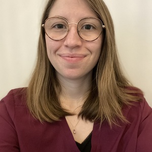 Cassandre VEDANI Paris 14, , Périnéologie Féminine, Prise en charge des femmes en Pré & Post Partum, Pilates en séance individuelle, Douleurs (algies) pelviennes chroniques, Conseils à la pose de Pessaire, Gymnastiques abdominales