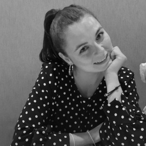 Clémence HUNI Paris 3, , Périnéologie Féminine, Prise en charge des femmes en Pré & Post Partum, Sexologie Féminine, Gymnastiques abdominales, Pilates en cours collectif, Pilates en séance individuelle