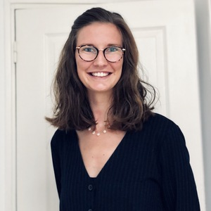 Mélissa BRISSET Nantes, , Périnéologie Féminine, Douleurs (algies) pelviennes chroniques, Kinésithérapie & Cancer du Sein, Traitement des cicatrices, Pilates & Cancer du Sein, Pilates en Pré & Post Natal, Gymnastiques abdominales, Orthopédie Pédiatrique – malpositions du pied – pied bot varus équin, Orthopédie Pédiatrique – torticolis congénital, plagiocéphalie, Pilates en cours collectif, Pilates en séance individuelle, Prise en charge de l'Endométriose, Prise en charge des Diastasis, Prise en charge des femmes en Pré & Post Partum, Victimologie / Abus sexuels, Accompagnement des femmes en PMA, Conseils à la pose de Pessaire, Contentions souples / Taping, Orthopédie Pédiatrique – rachis, scoliose idiopathique, Scheuermann, Portage Physiologique, Pratique sportive & Périnéologie, Sexologie Féminine, Périnéologie Pédiatrique