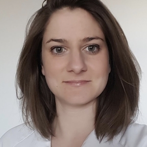 Anne-Laure BROSSARD (Tissot) Dubaï , , Périnéologie Féminine, Prise en charge des femmes en Pré & Post Partum, Posturologie en Périnéologie, Contentions souples / Taping, Pilates en cours collectif