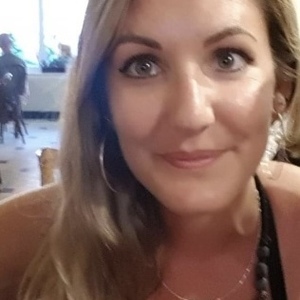 Delphine CORNIER Bourg-la-Reine, , Périnéologie Féminine, Périnéologie Pédiatrique, Prise en charge des femmes en Pré & Post Partum, Prise en charge de l'Endométriose, Utilisation des techniques de Técarthérapie, Kinésithérapie & Cancer du Sein, Drainage Lymphatique Manuel, Traitement des cicatrices, Pilates en cours collectif, Pilates & Cancer du Sein, Pilates en Pré & Post Natal, Réflexologie plantaire, Douleurs (algies) pelviennes chroniques, Prise en charge des Diastasis, Accompagnement des femmes en PMA, Aromathérapie, Conseils nutritionnels / Micronutrition, Massage Pédiatrique, Prise en charge de la Congestion Veineuse Pelvienne