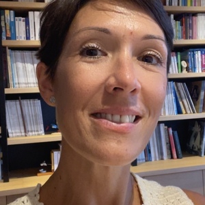 Élodie BOUVAREL  Saint-Denis, , Contentions souples / Taping, Gymnastiques abdominales, Kinésithérapie & Cancer du Sein, Pilates & Cancer du Sein, Pratique sportive & Périnéologie, Prise en charge des femmes en Pré & Post Partum, Traitement des cicatrices