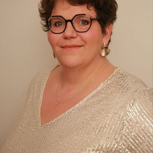 Pauline MARTIN Guyancourt, , Douleurs (algies) pelviennes chroniques, Gymnastiques abdominales, Massage Pédiatrique, Périnéologie Féminine, Périnéologie Pédiatrique, Portage Physiologique, Prise en charge de l'Endométriose, Prise en charge des Diastasis, Prise en charge des femmes en Pré & Post Partum, Sexologie Féminine, Conseils à la pose de Pessaire, Orthopédie Pédiatrique – malpositions du pied – pied bot varus équin, Orthopédie Pédiatrique – rachis, scoliose idiopathique, Scheuermann, Orthopédie Pédiatrique – torticolis congénital, plagiocéphalie, Périnéologie Masculine, Pratique sportive & Périnéologie, Prise en charge de la Congestion Veineuse Pelvienne, Rééducation Ano-Rectale, Sexologie Masculine