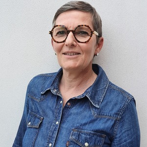 Elise TANGUY Sautron, , Contentions souples / Taping, Gymnastiques abdominales, Kinésithérapie & Cancer du Sein, Périnéologie Féminine, Traitement des cicatrices, Prise en charge des femmes en Pré & Post Partum