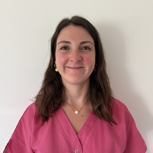 Laura ARCANGELI Roumens, , Drainage Lymphatique Manuel, Gymnastiques abdominales, Kinésithérapie & Cancer du Sein, Pilates & Cancer du Sein, Pilates en cours collectif, Pilates en Pré & Post Natal, Pilates en séance individuelle, Prise en charge des femmes en Pré & Post Partum