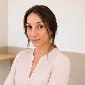 Aurélie HAUTIN Châteaurenard, , Périnéologie Féminine, Prise en charge des femmes en Pré & Post Partum, Prise en charge de l'Endométriose, Prise en charge des Diastasis, Utilisation des techniques de Técarthérapie, Kinésithérapie & Cancer du Sein, Traitement des cicatrices, Gymnastiques abdominales, Massage Pédiatrique, Conseils nutritionnels / Micronutrition, Orthopédie Pédiatrique – rachis, scoliose idiopathique, Scheuermann, Orthopédie Pédiatrique – torticolis congénital, plagiocéphalie, Pilates en cours collectif